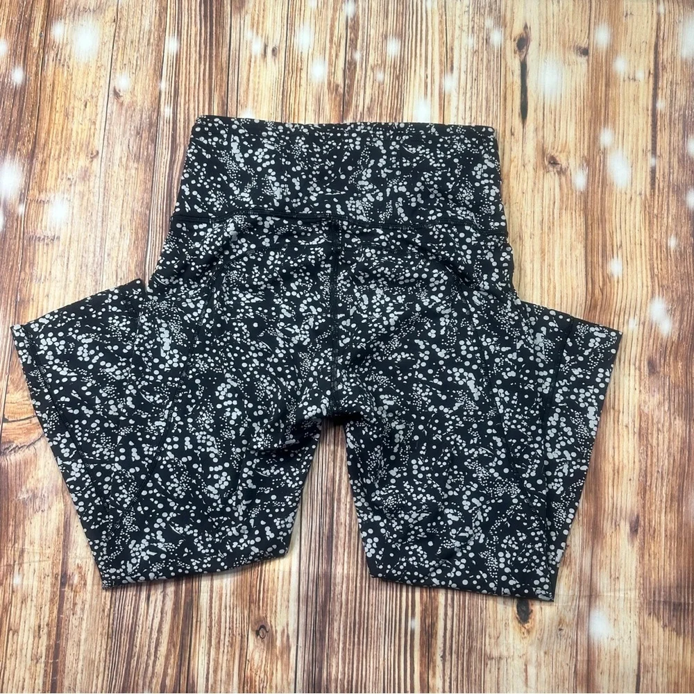 Lululemon Women’s Crop Leggins Size 4